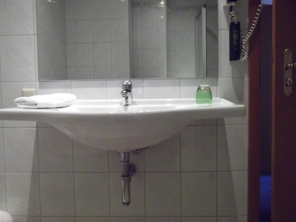 Atrium Hotel Crimmitschau Zimmer foto