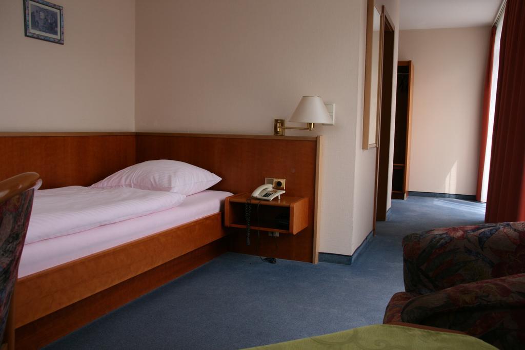 Atrium Hotel Crimmitschau Zimmer foto