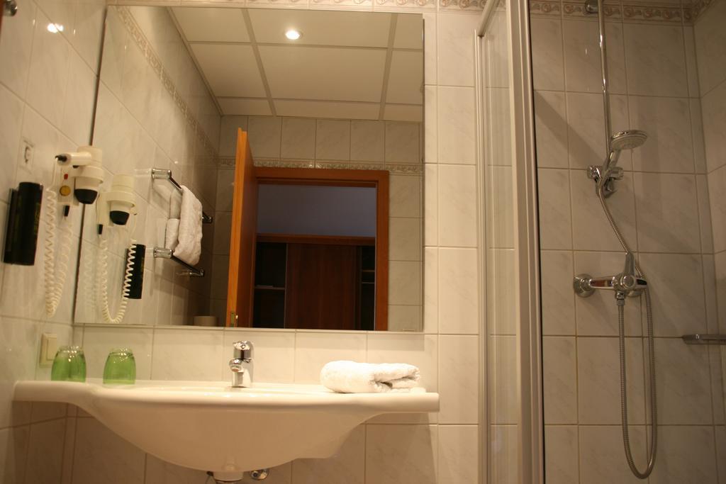 Atrium Hotel Crimmitschau Zimmer foto
